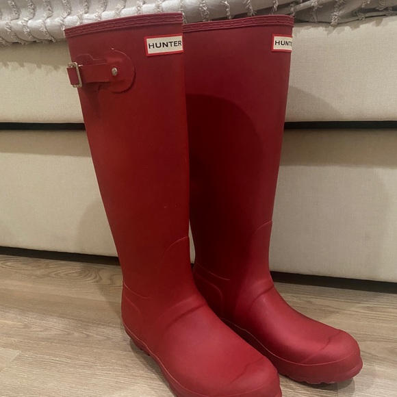 ❤️RED TALL HUNTER BOOTS❤️ - Picture 1 of 7
